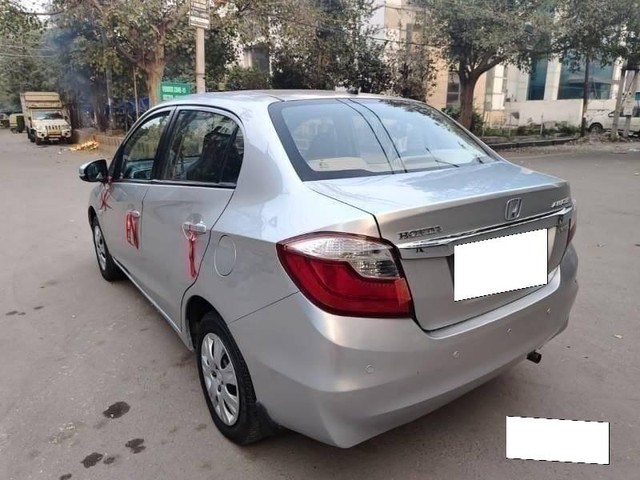 Second-hand 2017 Honda Amaze S i-VTEC for sale in Noida-4