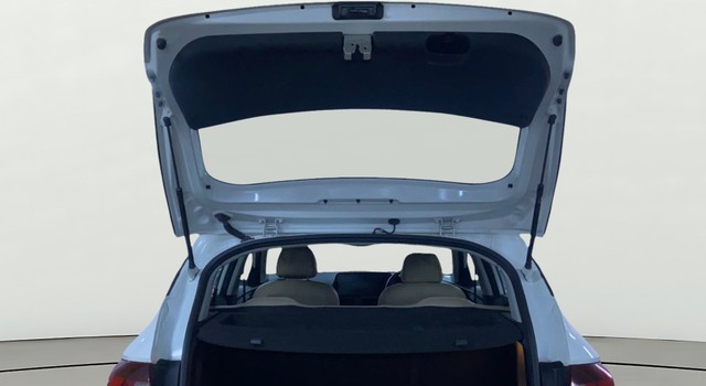 Second-hand 2021 Hyundai i20 Asta IVT DT for sale in Surat-20