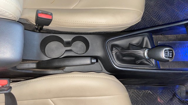 Second-hand 2021 Hyundai i20 Asta IVT DT for sale in Surat-13