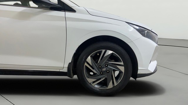 Second-hand 2021 Hyundai i20 Asta IVT DT for sale in Surat-24