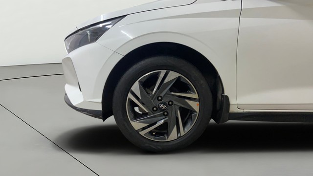 Second-hand 2021 Hyundai i20 Asta IVT DT for sale in Surat-26