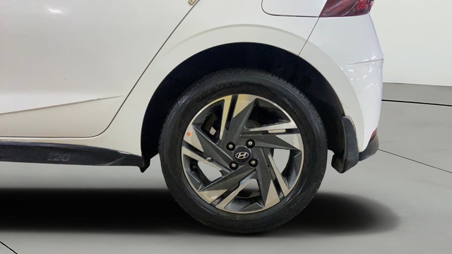 Second-hand 2021 Hyundai i20 Asta IVT DT for sale in Surat-27