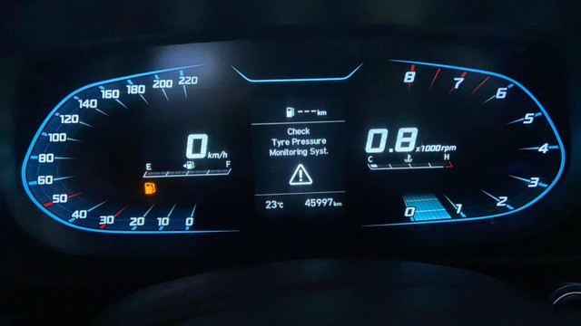 Second-hand 2021 Hyundai i20 Asta IVT DT for sale in Surat-11