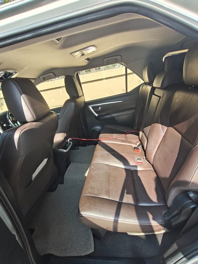 Second-hand 2018 Toyota Fortuner 2.8 2WD AT BSIV for sale in Noida-3