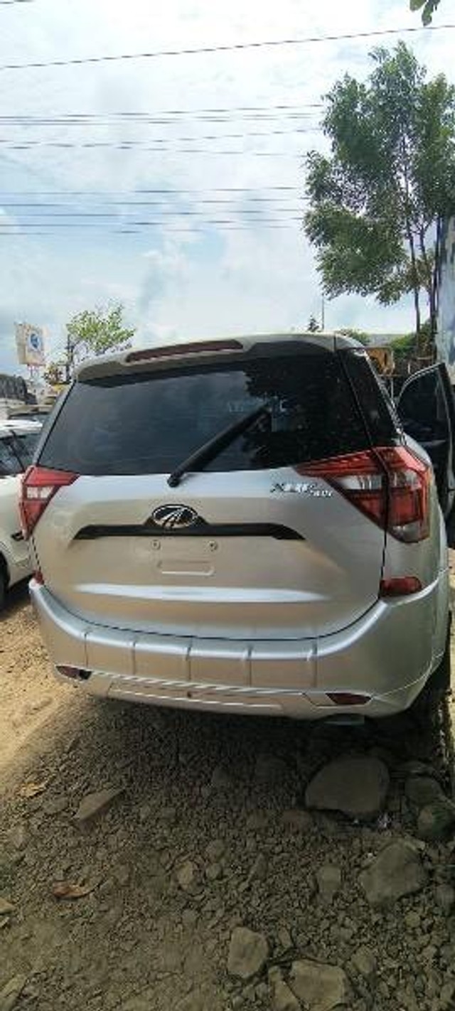 Second-hand 2019 Mahindra XUV500 W5 BSIV for sale in Beed-3