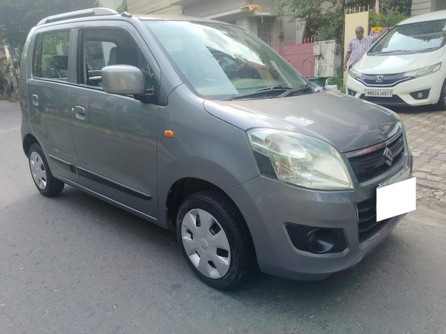 Second-hand 2017 Maruti Wagon R AMT VXI for sale in Kolkata-3