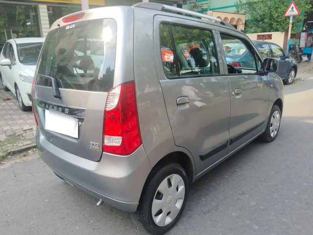 Second-hand 2017 Maruti Wagon R AMT VXI for sale in Kolkata-6