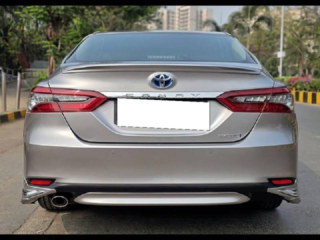 Second-hand 2023 Toyota Camry 2.5 Hybrid for sale in Mumbai-2