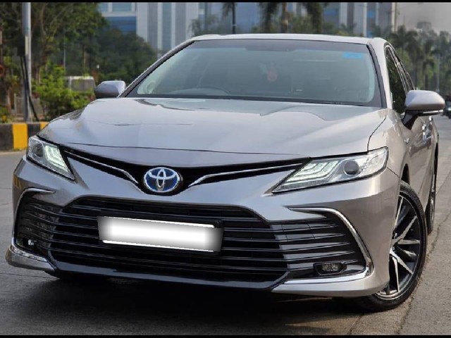 Second-hand 2023 Toyota Camry 2.5 Hybrid for sale in Mumbai-7