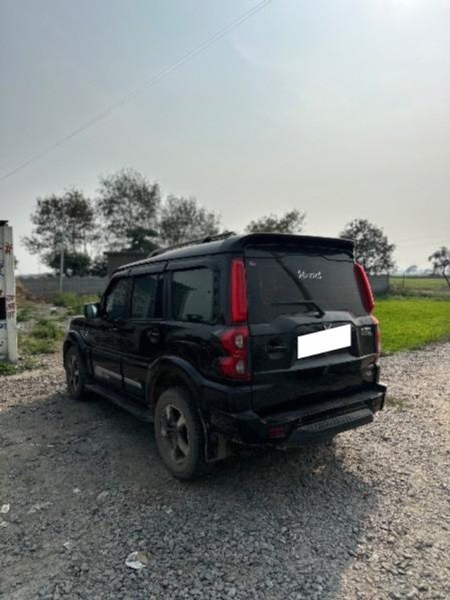 Second-hand 2023 Mahindra Scorpio S for sale in Gwalior-4