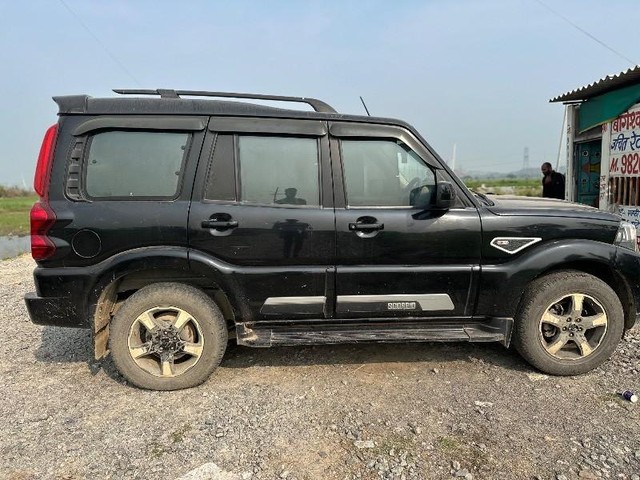 Second-hand 2023 Mahindra Scorpio S for sale in Gwalior-3