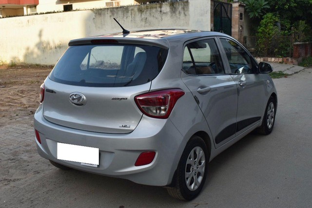 Second-hand 2016 Hyundai Grand i10 Magna for sale in Gurgaon-9