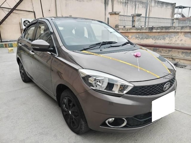 Second-hand 2017 Tata Tigor 1.2 Revotron XT for sale in Noida-0