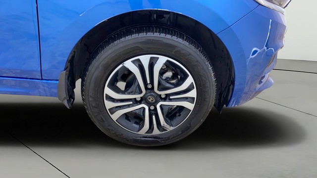 Second-hand 2024 Tata Tiago XT for sale in Ahmedabad-23