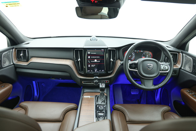 Second-hand 2021 Volvo XC60 Inscription D5 for sale in Gurgaon-11