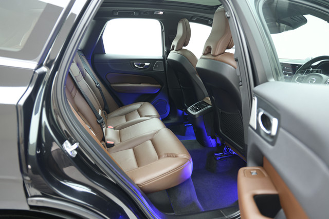 Second-hand 2021 Volvo XC60 Inscription D5 for sale in Gurgaon-15