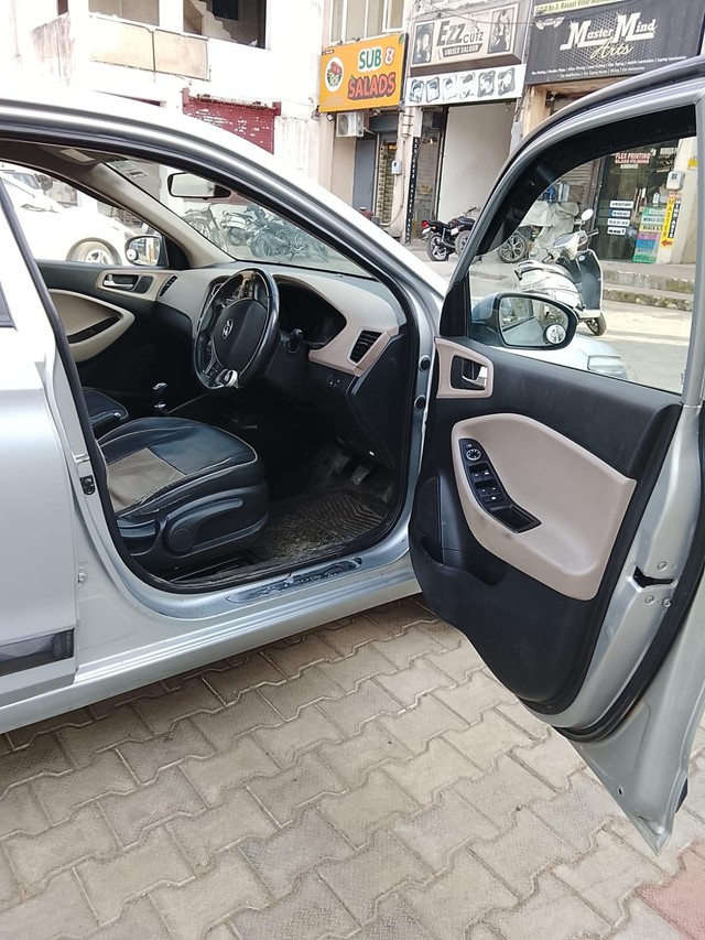 Second-hand 2018 Hyundai i20 1.2 Asta Option for sale in Ludhiana-5