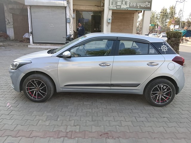 Second-hand 2018 Hyundai i20 1.2 Asta Option for sale in Ludhiana-3