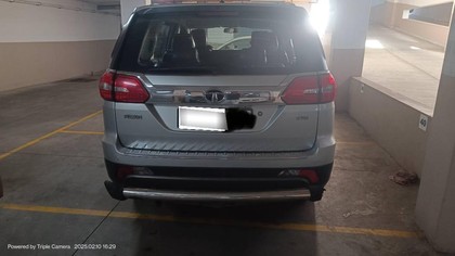 Second-hand 2017 Tata Hexa XTA for sale in Surat