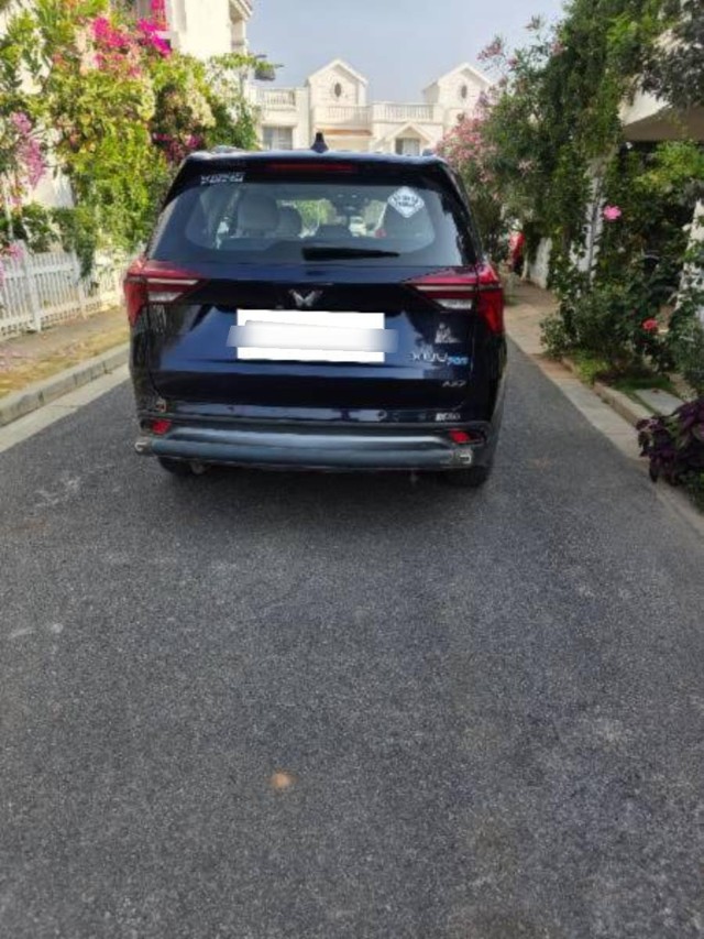 Second-hand 2024 Mahindra XUV700 AX5 7 Str AT for sale in Devanahalli-4