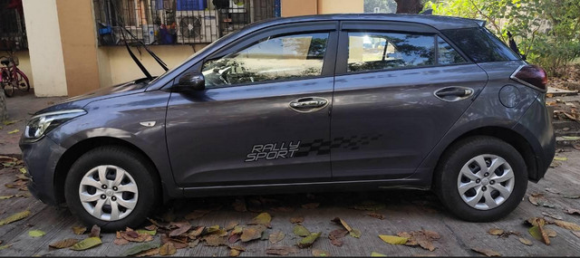 Second-hand 2019 Hyundai i20 Petrol Magna for sale in Thane-2