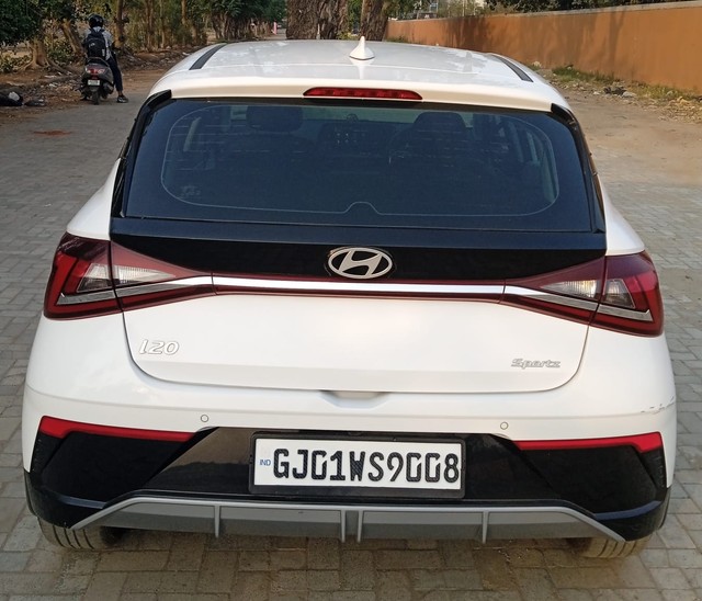 Second-hand 2024 Hyundai i20 Sportz Opt for sale in Ahmedabad-5