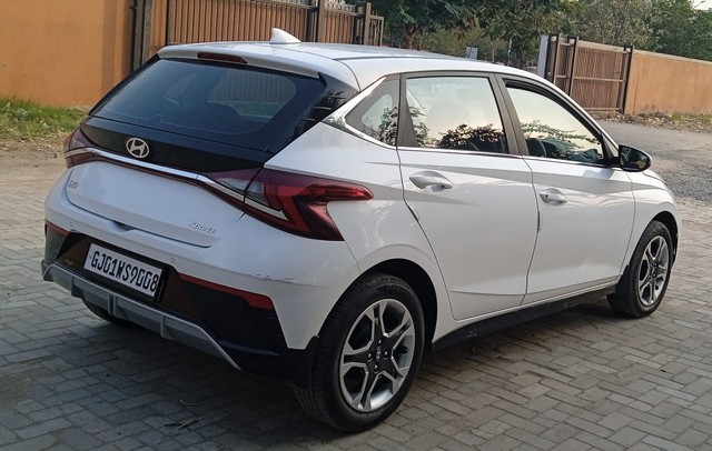 Second-hand 2024 Hyundai i20 Sportz Opt for sale in Ahmedabad-8
