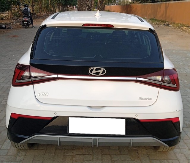 Second-hand 2024 Hyundai i20 Sportz Opt for sale in Ahmedabad-1