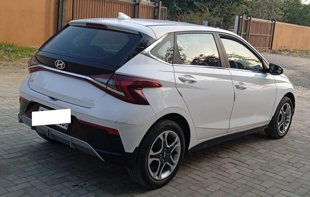 Second-hand 2024 Hyundai i20 Sportz Opt for sale in Ahmedabad-5