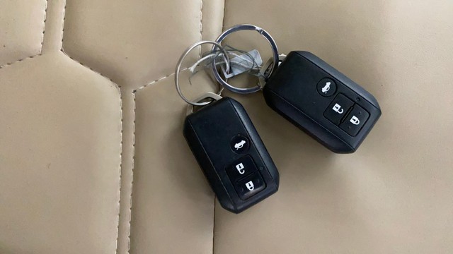 Second-hand 2021 Maruti Swift Dzire ZXI BSVI for sale in Lucknow-21