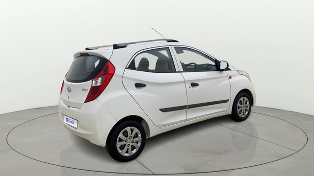 Second-hand 2018 Hyundai EON Magna Plus for sale in Ahmedabad-2
