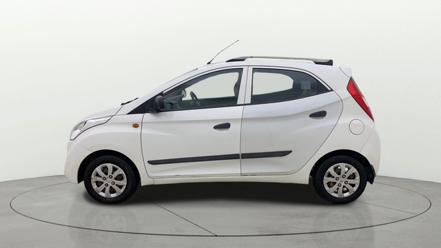 Second-hand 2018 Hyundai EON Magna Plus for sale in Ahmedabad-5