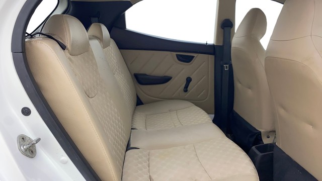 Second-hand 2018 Hyundai EON Magna Plus for sale in Ahmedabad-16