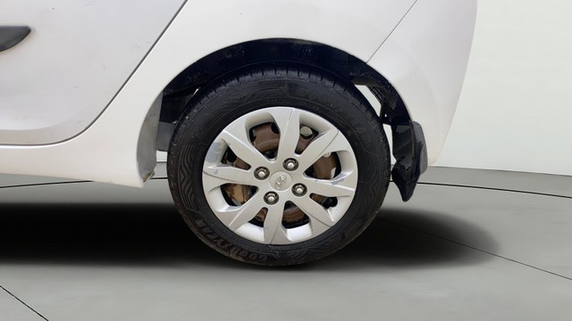 Second-hand 2018 Hyundai EON Magna Plus for sale in Ahmedabad-26