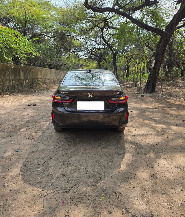 Second-hand 2020 Honda City V MT for sale in New Delhi-2
