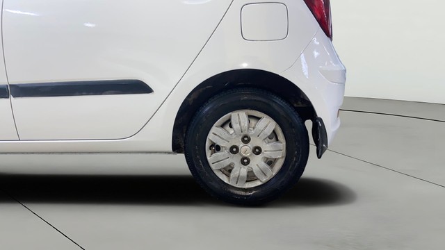 Second-hand 2015 Hyundai i10 Magna 1.1L for sale in Surat-26