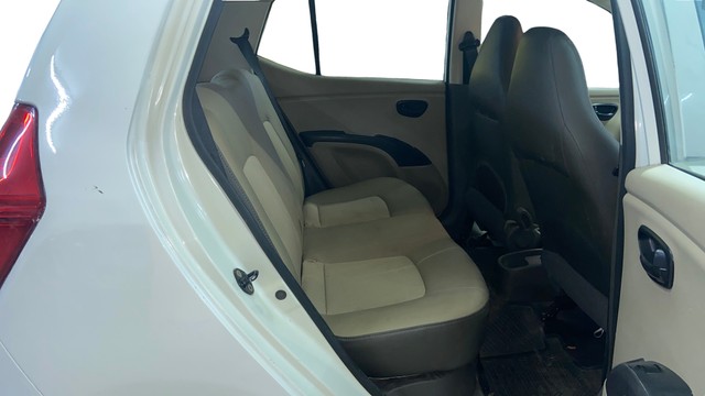 Second-hand 2015 Hyundai i10 Magna 1.1L for sale in Surat-16