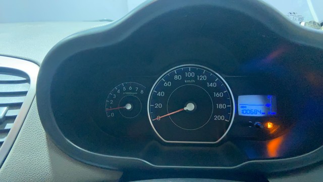 Second-hand 2015 Hyundai i10 Magna 1.1L for sale in Surat-11