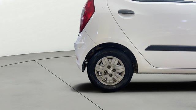 Second-hand 2015 Hyundai i10 Magna 1.1L for sale in Surat-24