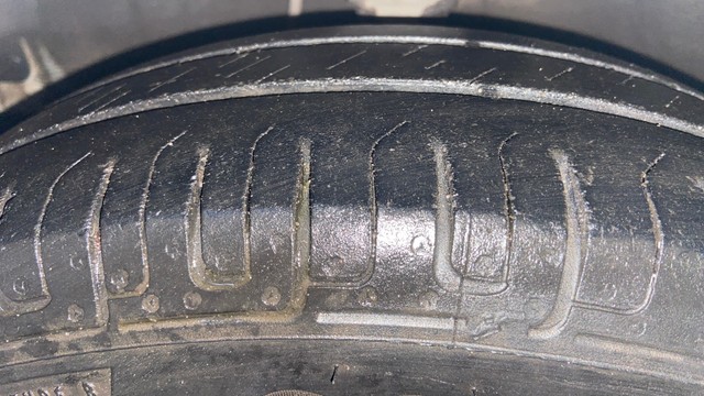 Second-hand 2015 Hyundai i10 Magna 1.1L for sale in Surat-30