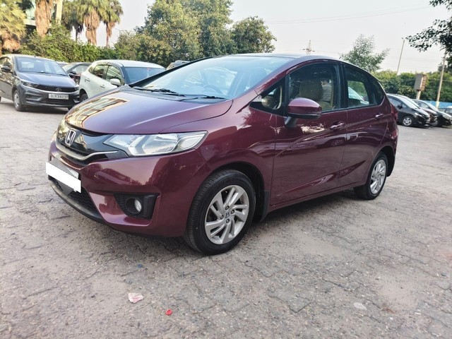 Second-hand 2018 Honda Jazz V for sale in Noida-9