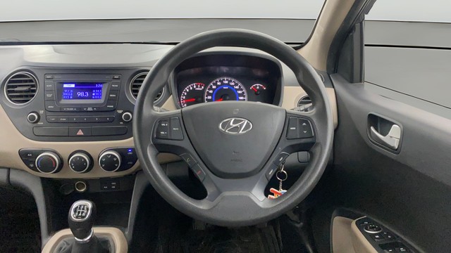 Second-hand 2016 Hyundai Grand i10 Sportz for sale in Thane-12