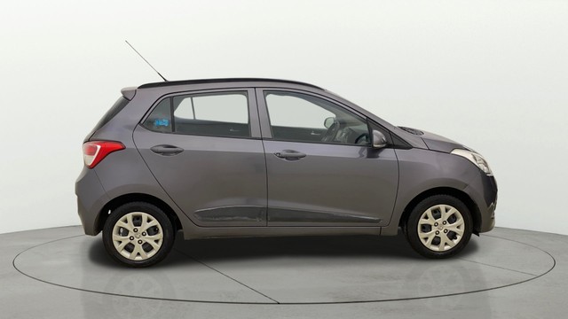 Second-hand 2016 Hyundai Grand i10 Sportz for sale in Thane-1