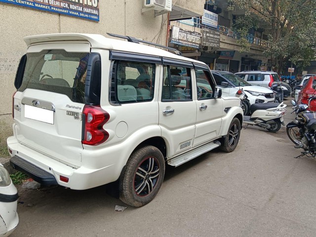 Second-hand 2021 Mahindra Scorpio S5 for sale in New Delhi-5