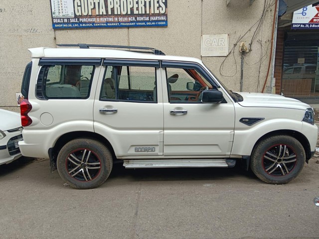 Second-hand 2021 Mahindra Scorpio S5 for sale in New Delhi-2