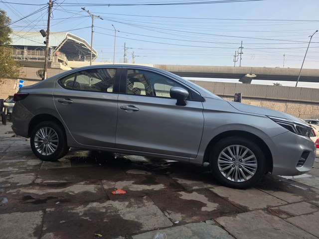 Honda City V MT Second-hand 2022 Honda City V MT for sale in New Delhi-1
