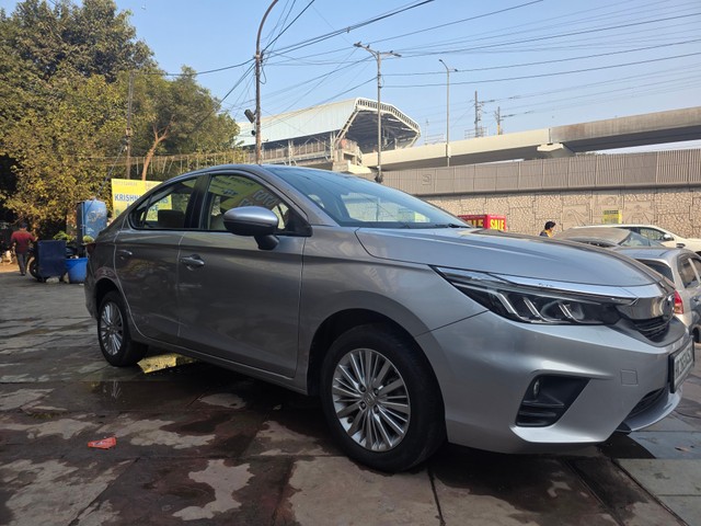 Honda City V MT Second-hand 2022 Honda City V MT for sale in New Delhi-6