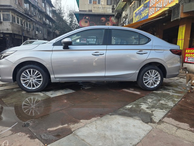 Honda City V MT Second-hand 2022 Honda City V MT for sale in New Delhi-4