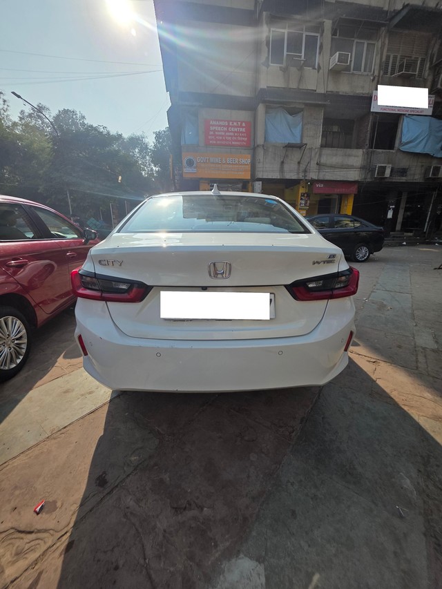 Second-hand 2022 Honda City VX CVT for sale in New Delhi