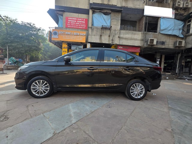Honda City V MT Second-hand 2022 Honda City V MT for sale in New Delhi-2